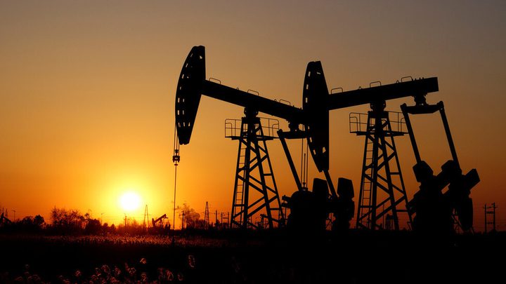 النفط يبلغ أعلى مستوياته في 7 سنوات بفعل توتر أوكرانيا