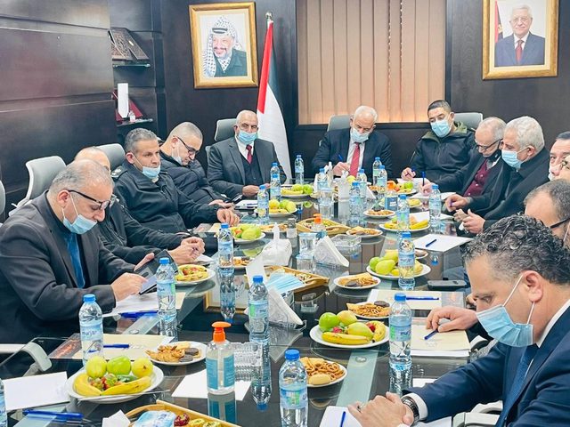 وزير الداخلية اللواء زياد هب الريح يبحث تعزيز الحالة الأمنية في محافظة القدس