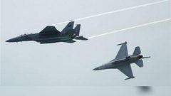 طائرات الاحتلال تنفذ غارات وهمية في سماء قطاع غزة