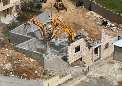 الاحتلال يهدم منزلا قيد الإنشاء شرق طوباس