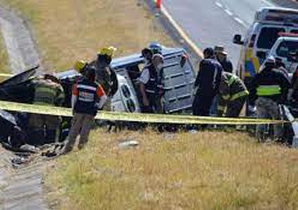 مقتل 12 شخصًا وإصابة 11 آخرون في انقلاب حافلة وسط المكسيك