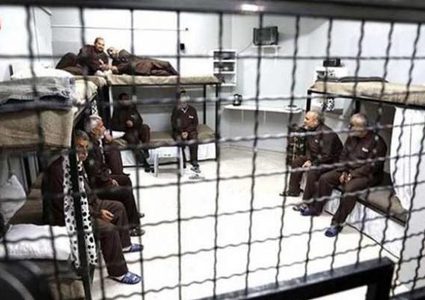 الأسرى الإداريون يواصلون مقاطعة محاكم الاحتلال لليوم الـ30