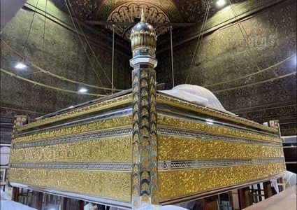 جولة داخل مسجد الحسين في القاهرة والسوق الملاصق له