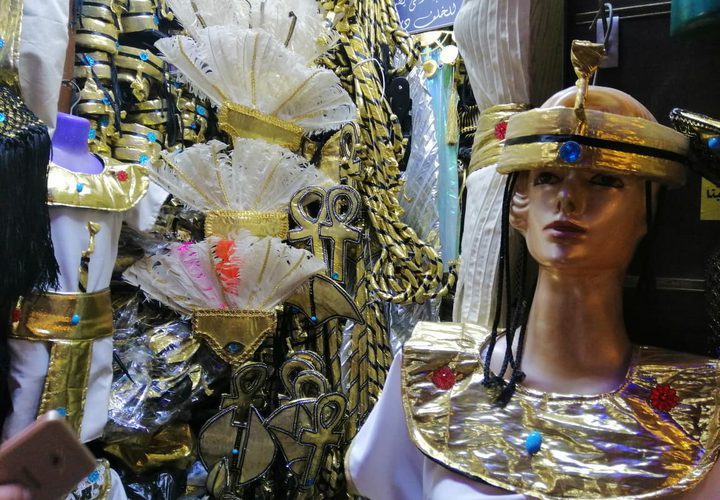 جولة داخل أسواق حي الحسين في القاهرة الإسلامية
