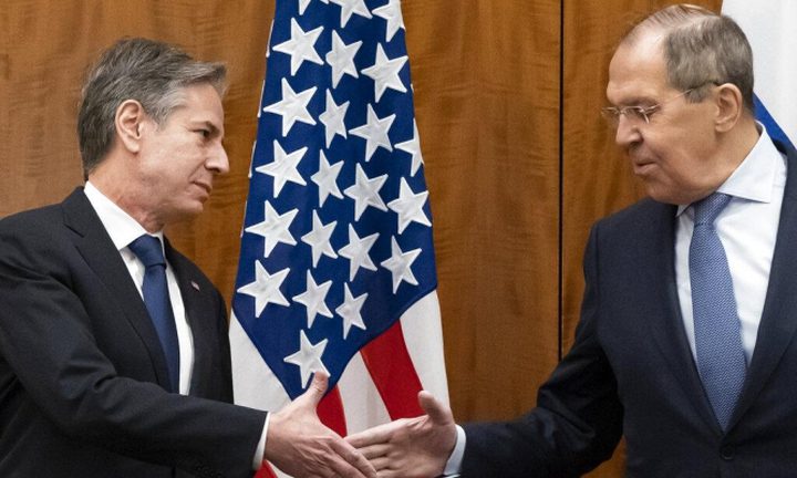 اتصال حاسم بين بلينكن ولافروف بشأن الأزمة الأوكرانية