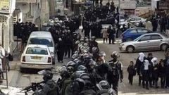 الاحتلال يغلق منزل الشهيد فادي أبو شخيدم في مخيم شعفاط
