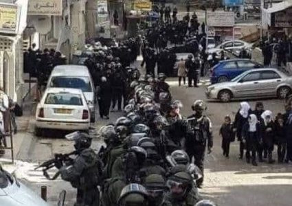 الاحتلال يغلق منزل الشهيد فادي أبو شخيدم في مخيم شعفاط