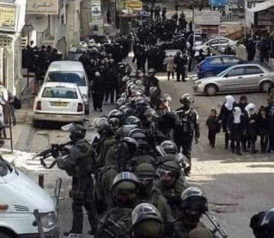 الاحتلال يغلق منزل الشهيد فادي أبو شخيدم في مخيم شعفاط