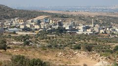 إخطارات بوقف البناء في قرية النبي الياس شرق قلقيلية