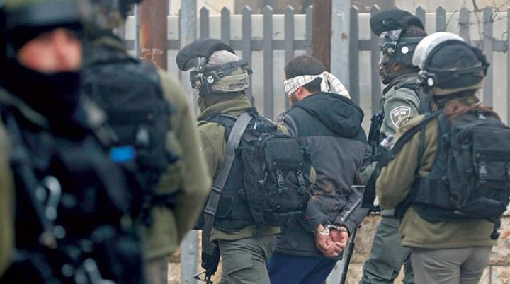 الاحتلال يعتقل 13 مواطنا من الضفة