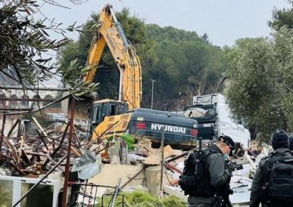 الاحتلال يهدم اربعة آبار مياه بمسافر يطا جنوب الخليل