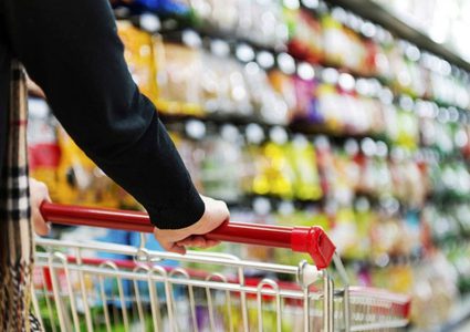 "اسرائيل" تتوجه لخفض الرسوم الجمركية والضرائب وتؤجل رفع الاسعار