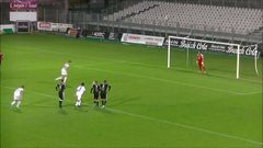 حارس يسجل هدفا غريبا في الدوري المغربي