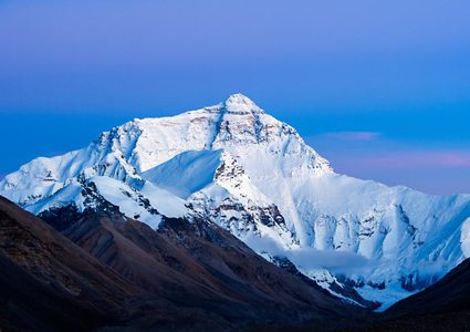 أعلى نهر جليدي في إيفرست يتقلص بوتيرة متسارعة