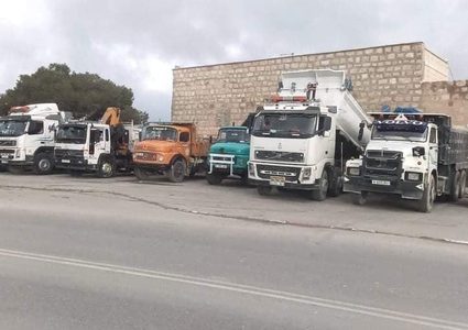 الخليل: سائقو الشاحنات ينظمون وقفة احتجاجا على ارتفاع أسعار المحروقات