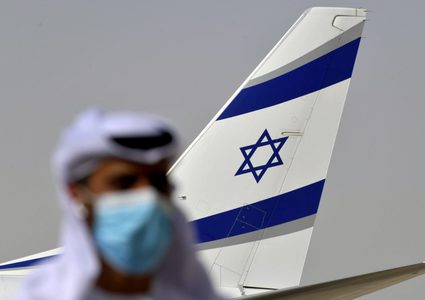 تعليق الرحلات الجوية بين إسرائيل والإمارات