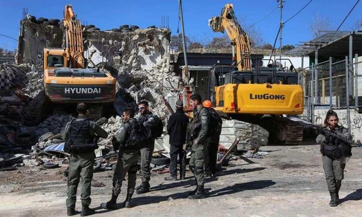 بلدية الاحتلال تخطر بهدم عشرات المنشآت التجارية في حي وادي الجوز