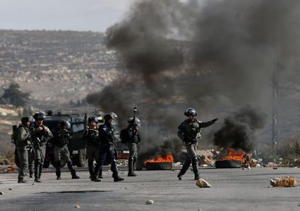 القدس:إصابة 9 مواطنين خلال مواجهات مع الاحتلال في كفر عقب