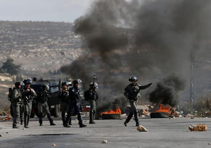القدس:إصابة 9 مواطنين خلال مواجهات مع الاحتلال في كفر عقب