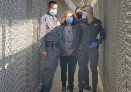 الاحتلال يفرج عن الأسيرة خوانا رشماوي