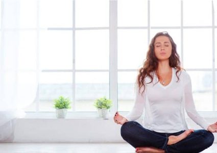 وقفة احتجاجية بعد منع حصص يوغا للنساء