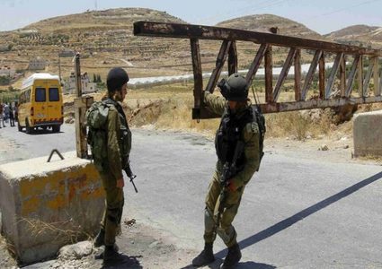 الاحتلال يغلق بوابة عزون الرئيسية