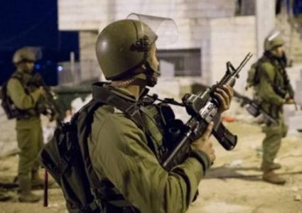 الاحتلال يعتقل شابا من العيسوية في القدس المحتلة