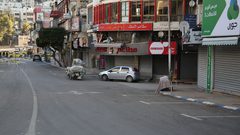 الاضراب الشامل يعم مدينة نابلس حدادا على أرواح الشهداء