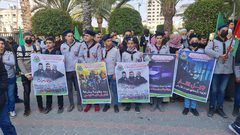 وقفة بخانيونس تنديدا بعملية اغتيال شهداء نابلس الثلاثة