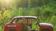 عاش ٣ ايام في سيارتها دون ان تعلم