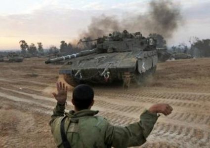 الاحتلال يجري تدريبات عسكرية ويتلف مزروعات ويدمر خط مياه في الأغوار