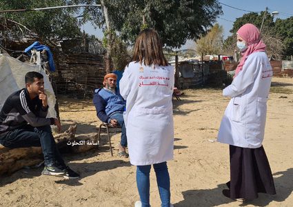 حملة للتثقيف والتطعيم في المناطق النائية بغزة