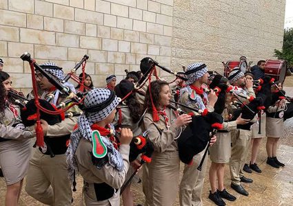 مفوضية كشافة رام الله والبيرة تنهي الدراسة الابتدائية للشارة الخشبية الأولى