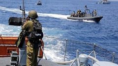 زوارق الاحتلال تطارد الصيادين ومراكبهم في بحر رفح