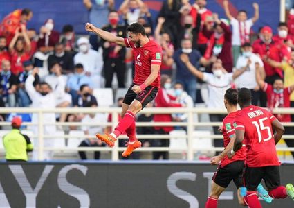 الأهلي المصري يكتسح الهلال السعودي برباعية نظيفة