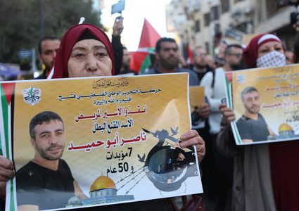 الوضع الصحي للأسير المريض ناصر أبو حميد في تدهور مستمر