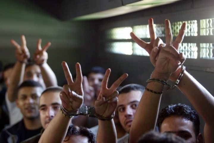 44 يوما على مقاطعة الأسرى الإداريين لمحاكم الاحتلال