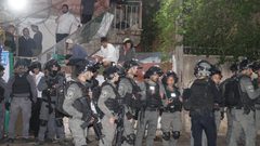 المستوطنون وشرطة الاحتلال يعتدون على المواطنين في حي الشيخ جرّاح
