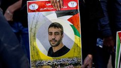 شقيق الأسير أبو حميد: تدهور خطير طرأ على صحته وتم نقله للمستشفى