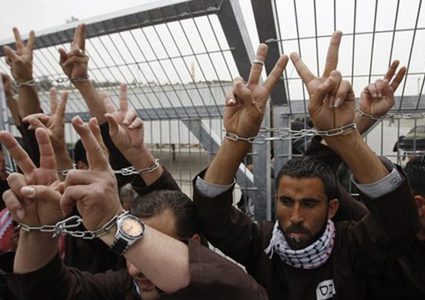 الأسرى يقررون خوض إضراب عن الطعام ليوم واحد