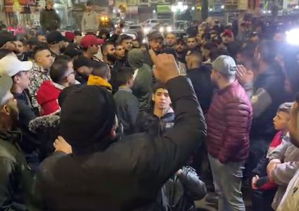 أهالي نابلس يخرجون بمسيرة منددة لجرائم الاحتلال في القدس وجنين