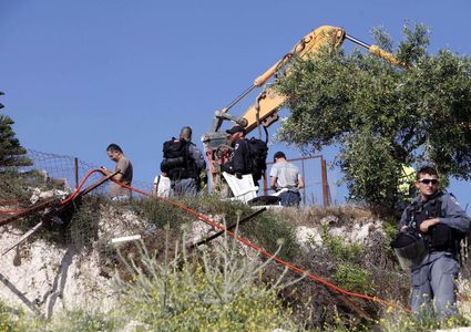 الاحتلال يهدم منزلا قيد الانشاء في "سطح مرحبا" بالبيرة