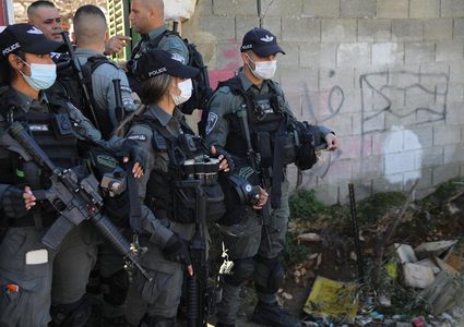 الاحتلال يقتحم عددا من منازل المواطنين في الشيخ جراح بالقدس المحتلة