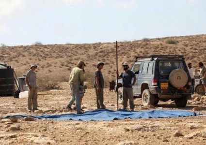 مستوطنون يقيمون حظيرة وخيمة قرب خلة مكحول بالأغوار الشمالية