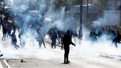 إصابات بالغاز خلال مواجهات مع الاحتلال في مخيم العروب