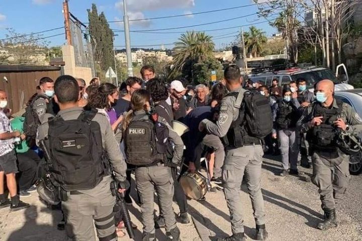 قوات الاحتلال تعيد اقتحام حي الشيخ جراح وتعتدي على الأهالي