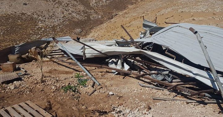 الاحتلال يخطر بهدم منشآت زراعية في عاطوف جنوب طوباس