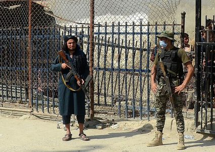 "طالبان": لم نسمح لباكستان بإكمال بناء السياج الحدودي