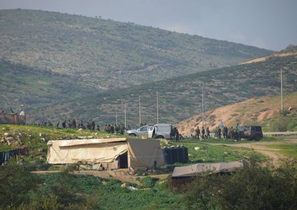 الاحتلال يحشد عشرات الجنود قرب خيام المواطنين في الأغوار الشمالية