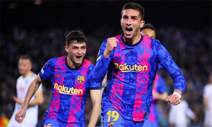 برشلونة يبدأ مشوار الدوري الأوروبي بتعادل مخيب